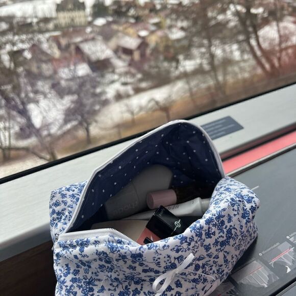 cute makeup bag - Picture 3 of 5